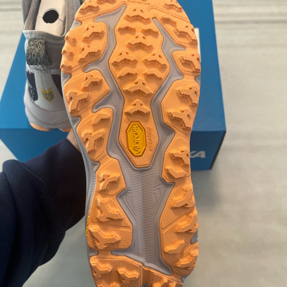 Hoka Speedgoat 6 GTX Sneakers in Black, Green & Yellow - Picture 5 of 10